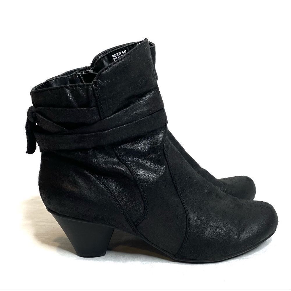 Baretraps black renew distressed faux suede heeled ankle boots size 6